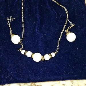 Elegant Gold and White Beaded Necklace